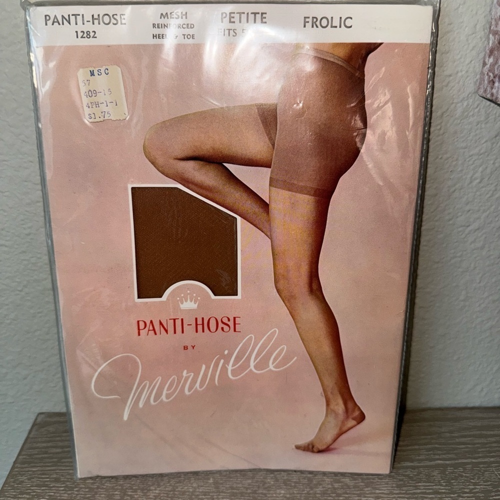 Vintage Merville Panti-hose petite FROLIC NWT